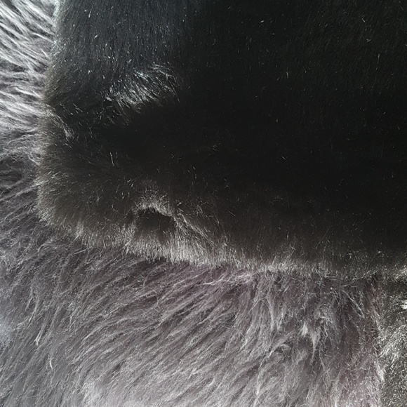 Black faux fur vest with pockets - Picture 4 of 5